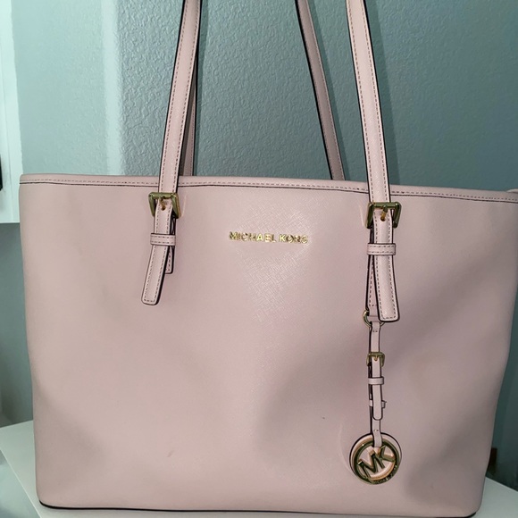 MICHAEL KORS TOTE BAG WITH LAPTOP DIVIDER BUILT IN